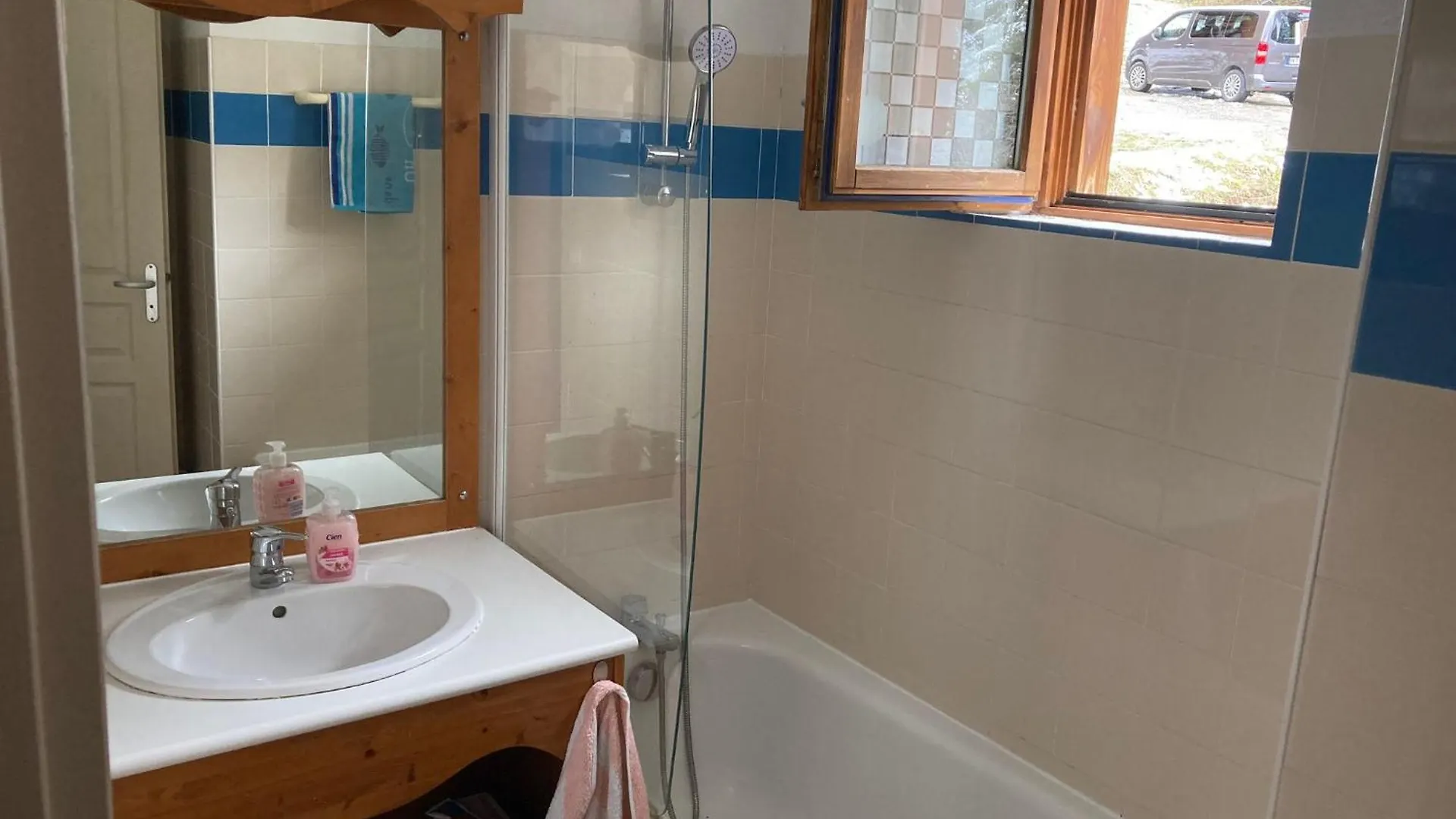 Appartement Studio Chamrousse 1700 Pour 4 Personnes - Au Calme - Avec Wifi 0*,  France